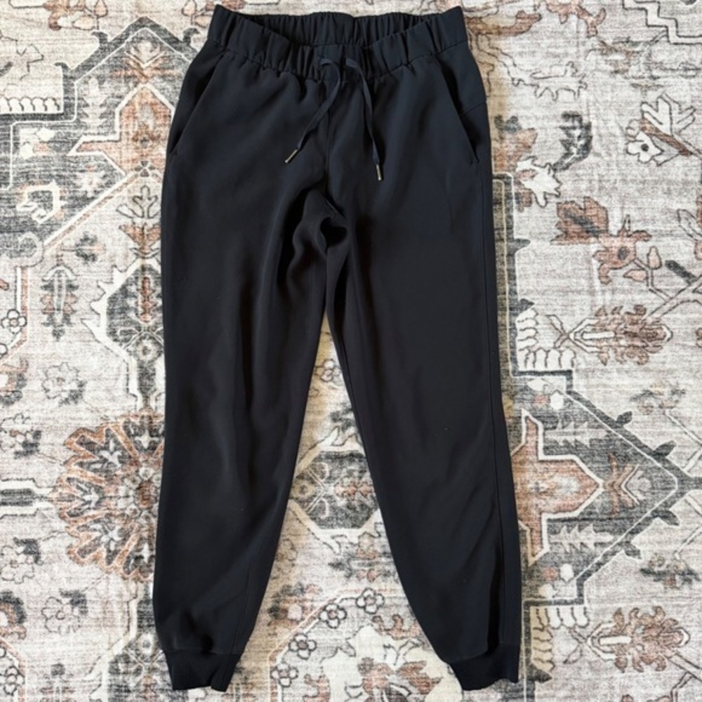 Lululemon On the Fly Jogger Black Woven Drawstring Pants Size 6